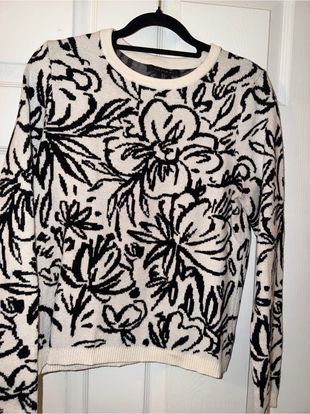 Tahari Black and White Floral Crewneck Sweater
